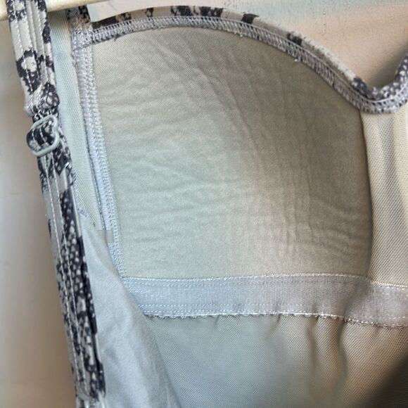 NipTuck Swim One Piece Swimsuit 10 - Picture 5 of 8